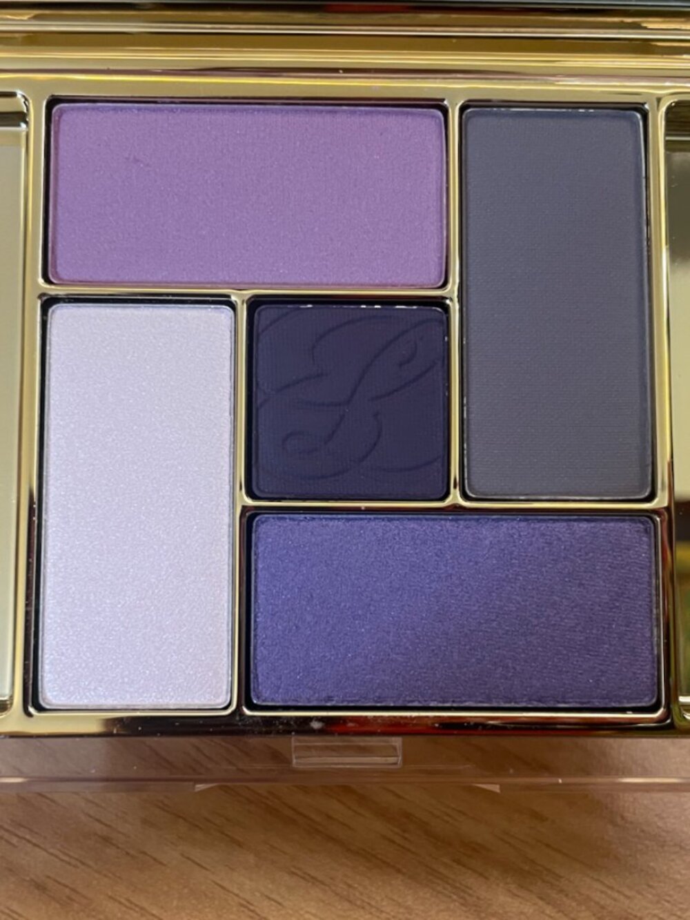 Estee Lauder Surreal Violet Eyeshadow Palette (New with Original box)